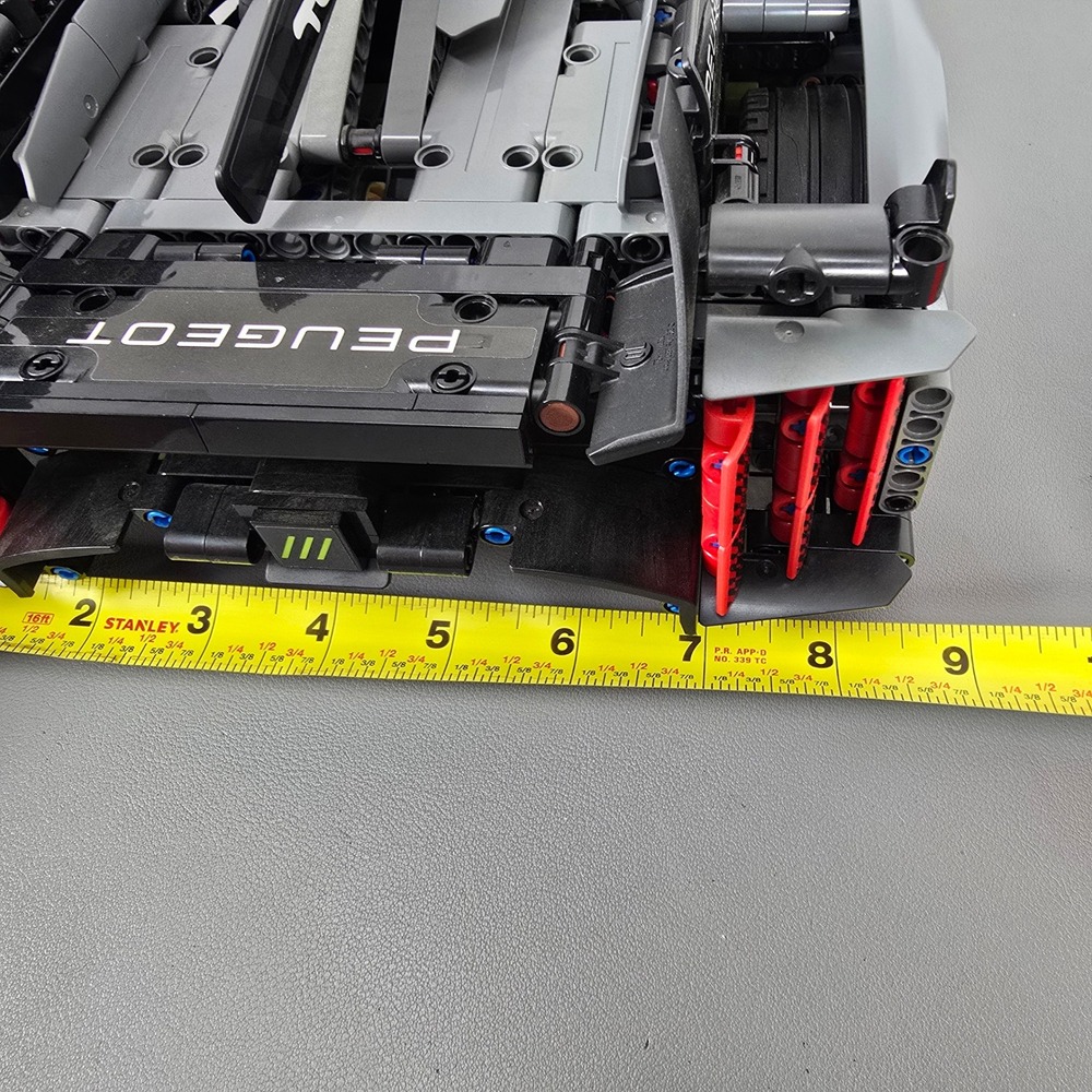 LEGO Technic Peugeot 9X8 24H Le Mans Hybrid Hypercar 42156 Assembled Model 1:10 - Picture 11 of 11